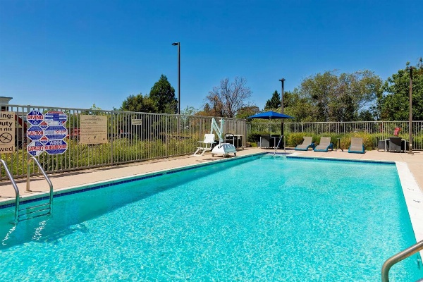 Hampton Inn & Suites Rohnert Park - Sonoma County image 2